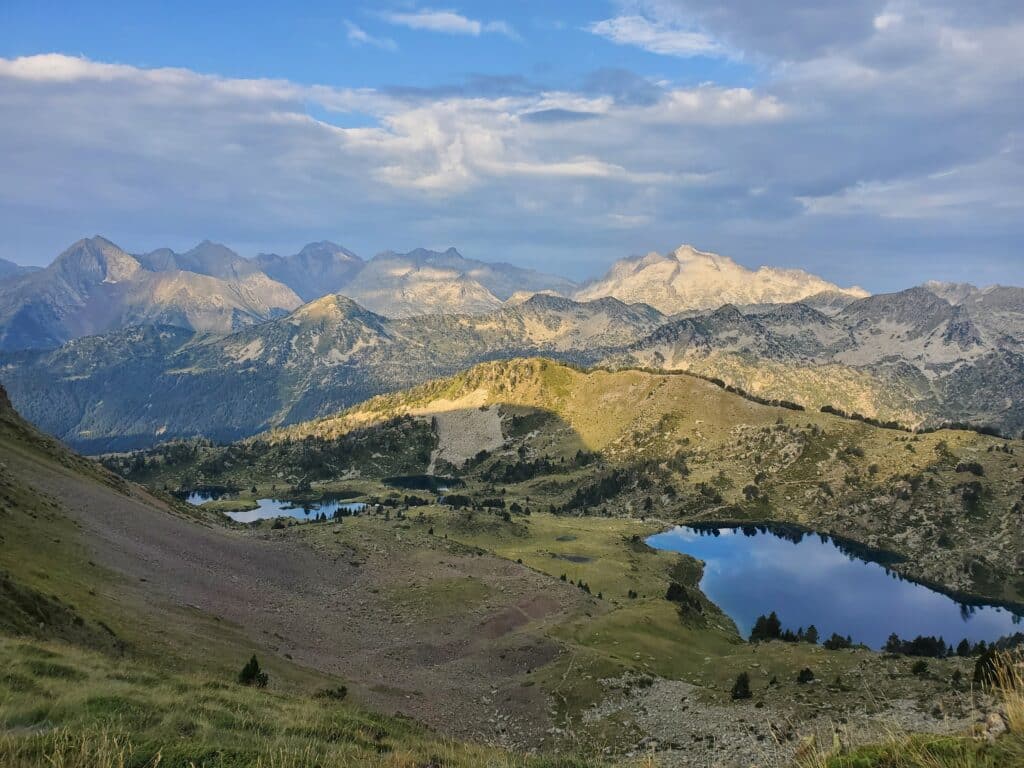 Vue sur le lac de Bastan depuis le Col de Bastan