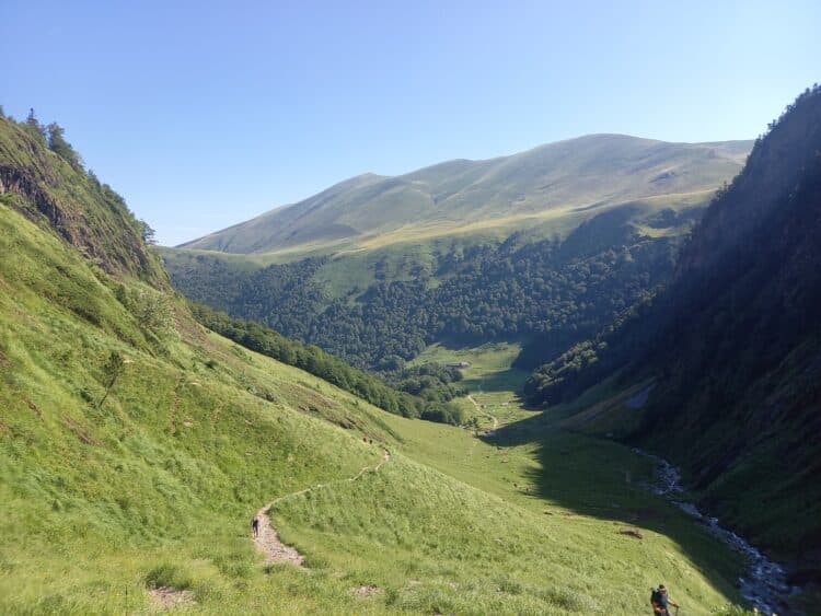 Vue vers le Campsaure, Sentier des refuges du Luchonnais