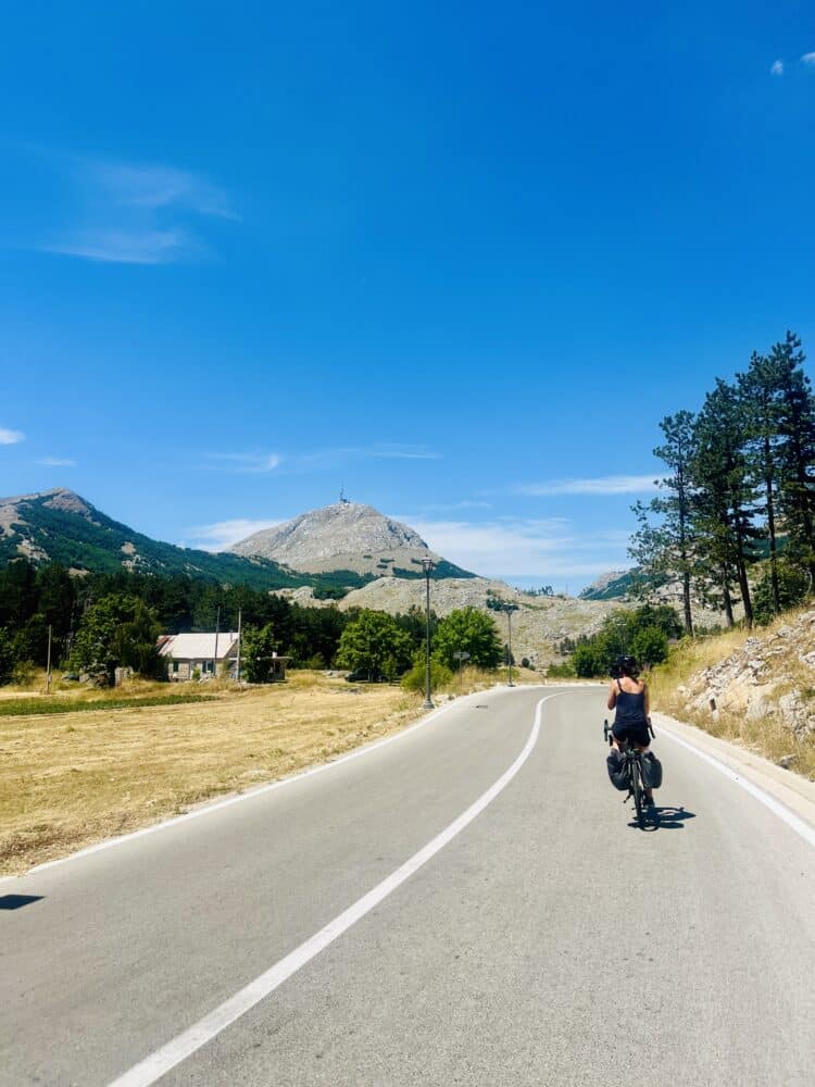 Paysages du Monténégro, Transdinarica à vélo