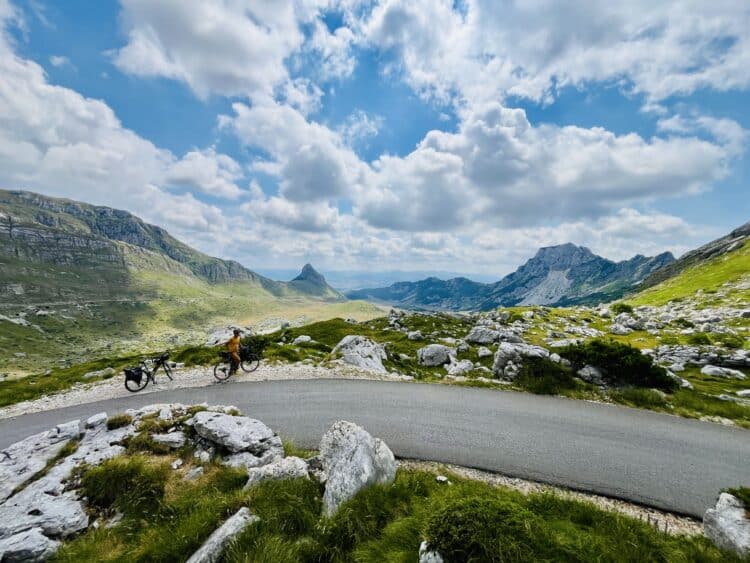 Au coeur du Durmitor, Transdinarica à vélo
