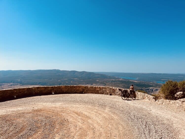 Paysages croates, Transdinarica à vélo
