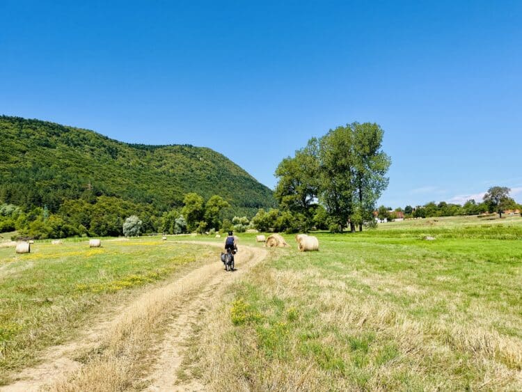 Croatie terre de contraste !, Transdinarica à vélo