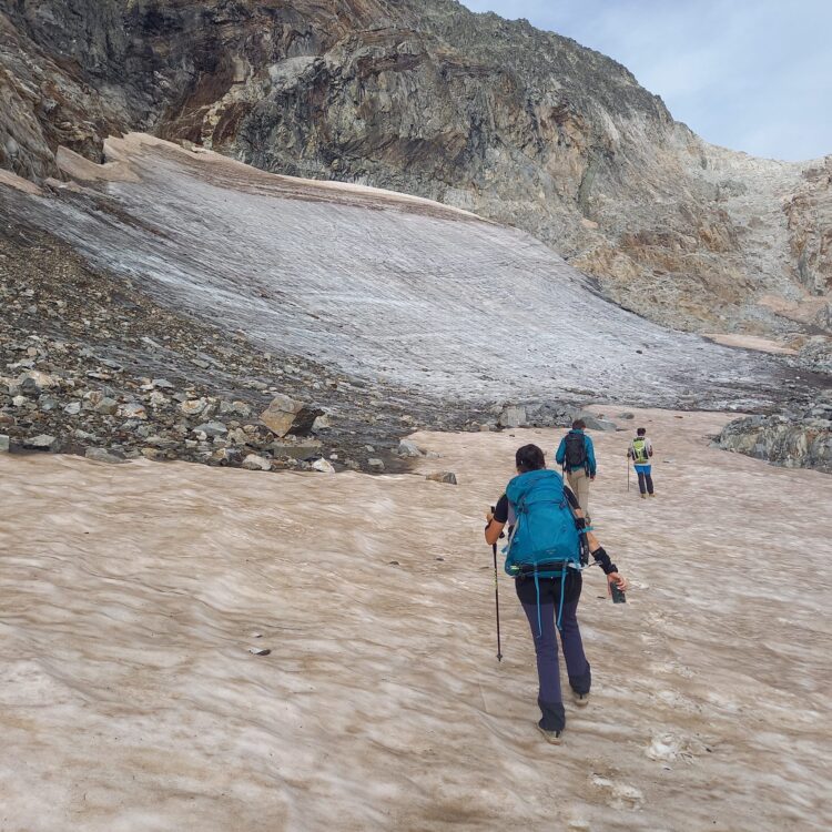 En route vers le glacier, Sentier des refuges du Luchonnais