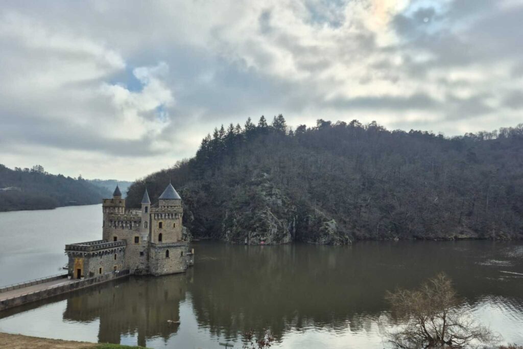 Château de la Roche, 2 jours de randonnée dans le Pays Roannais et les Gorges de la Loire