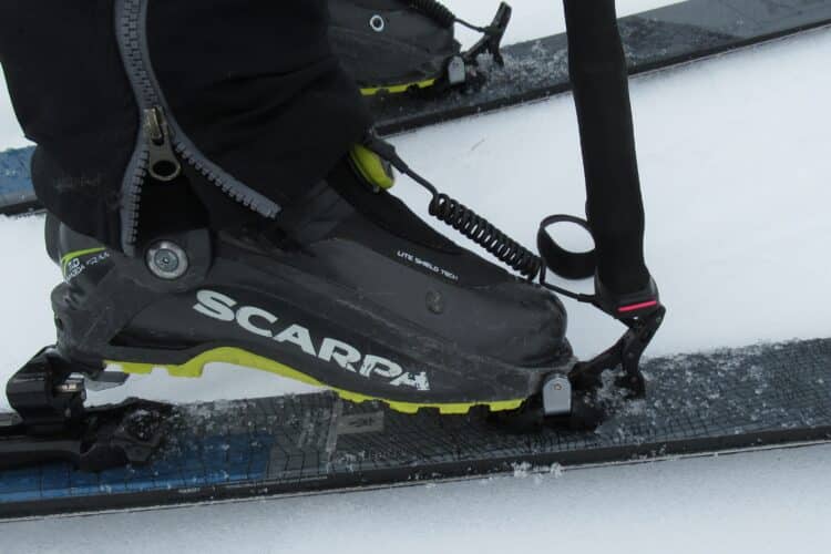 Déchaussage avec les bâtons Contour Titanal 2 Foam