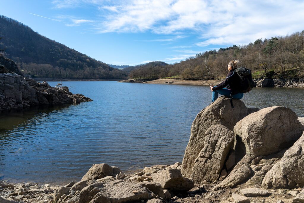 Randonnée dans les gorges de la Loire autour du lac de Grangent