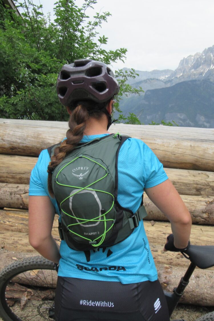 Vue de dos du sac Osprey Escapist Velocity