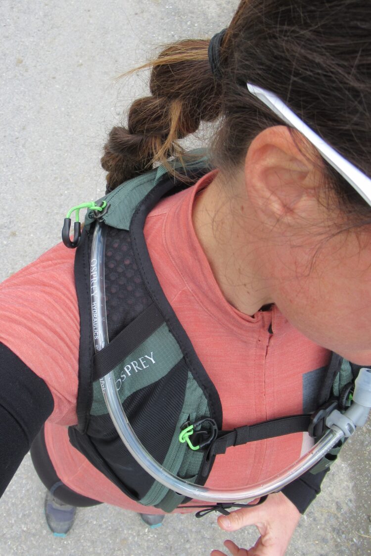 Sortie du tuyau sur le sac Osprey Escapist
