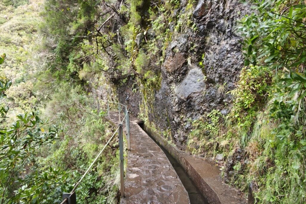 Canal levada do Furado