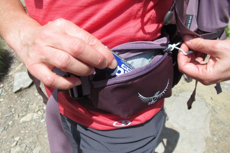 Accès facile aux poches de ceinture du Sirrus 24
