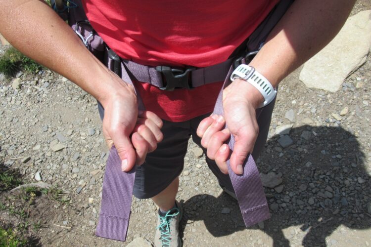 Réglage de la ceinture ventrale du Sirrus 24