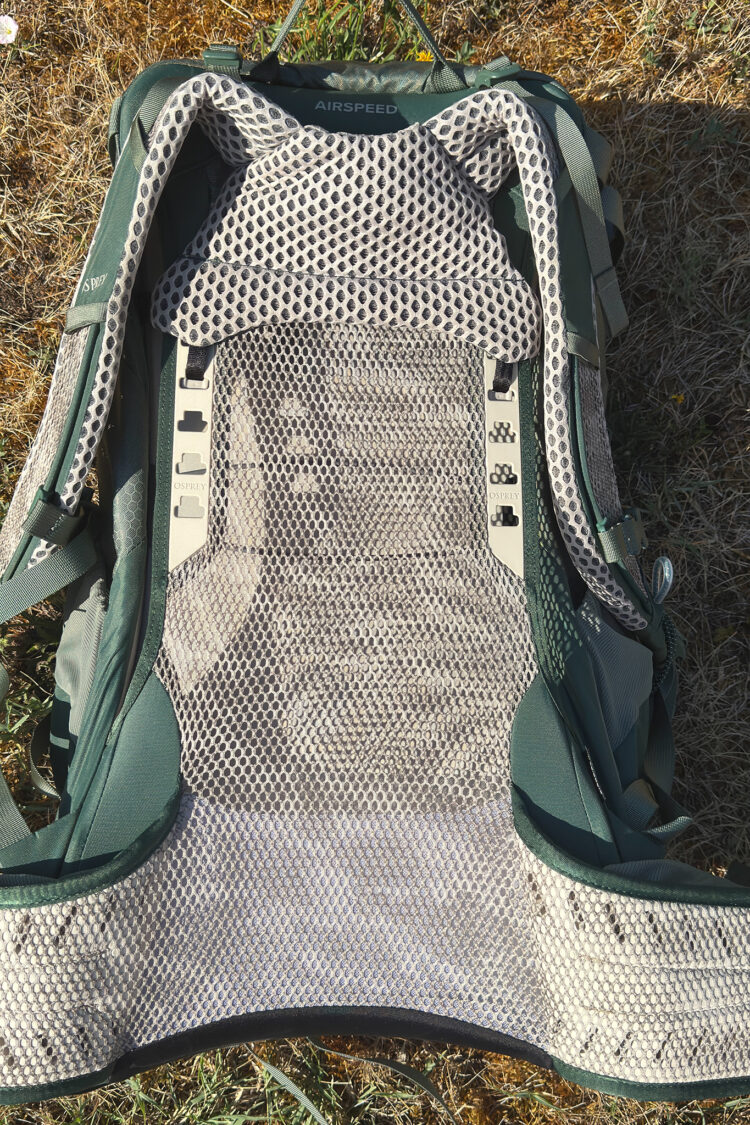 Dos aéré du sac à dos Osprey Stratos 34